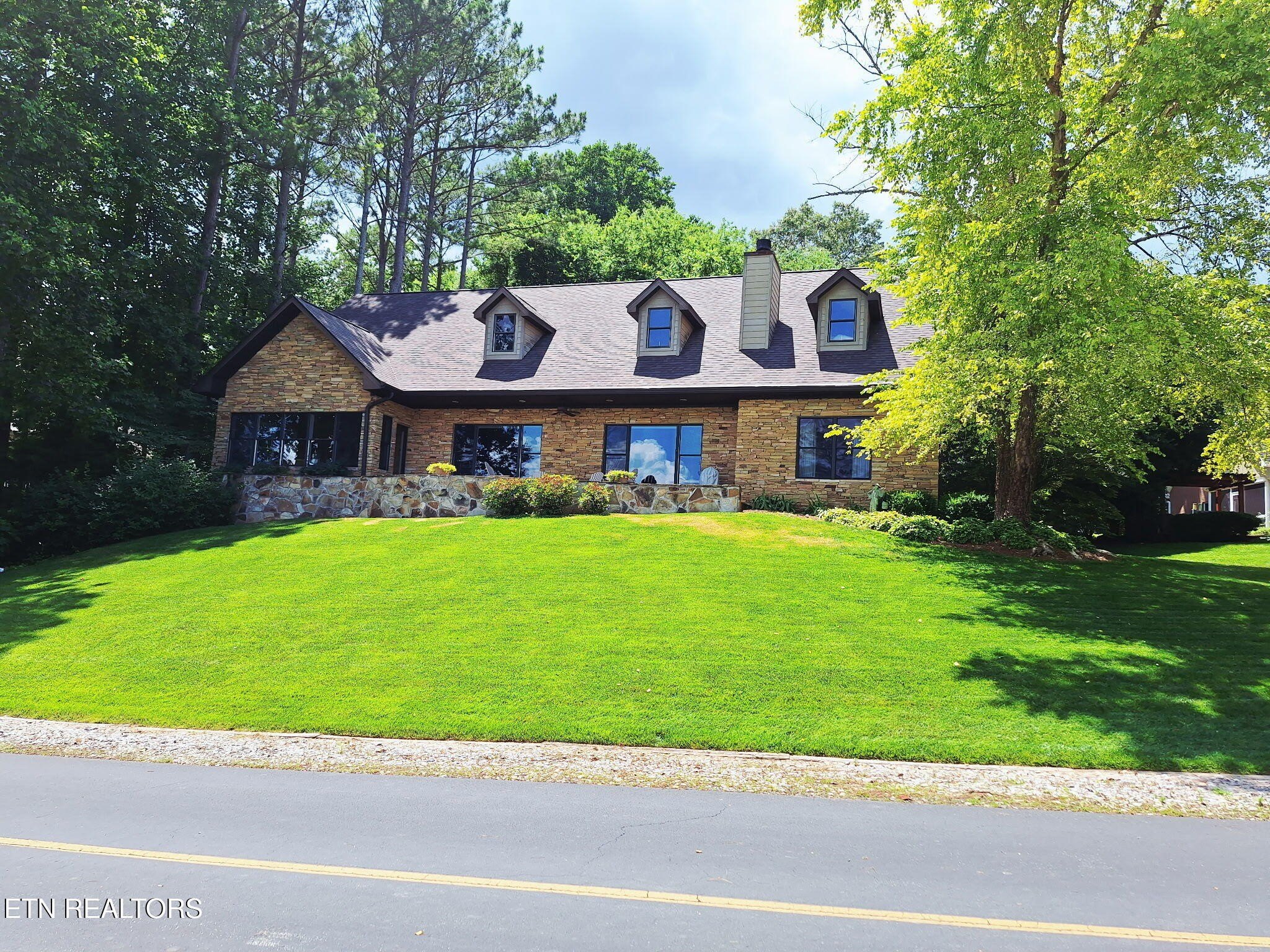 215 dudala way, loudon,  TN 37774