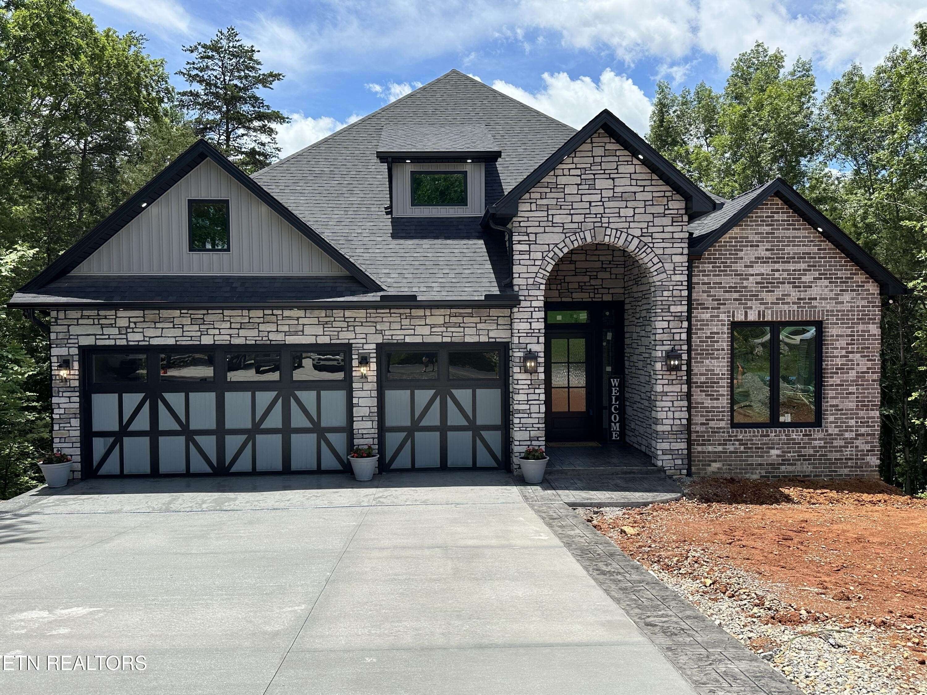 104 noya ln, loudon,  TN 37774