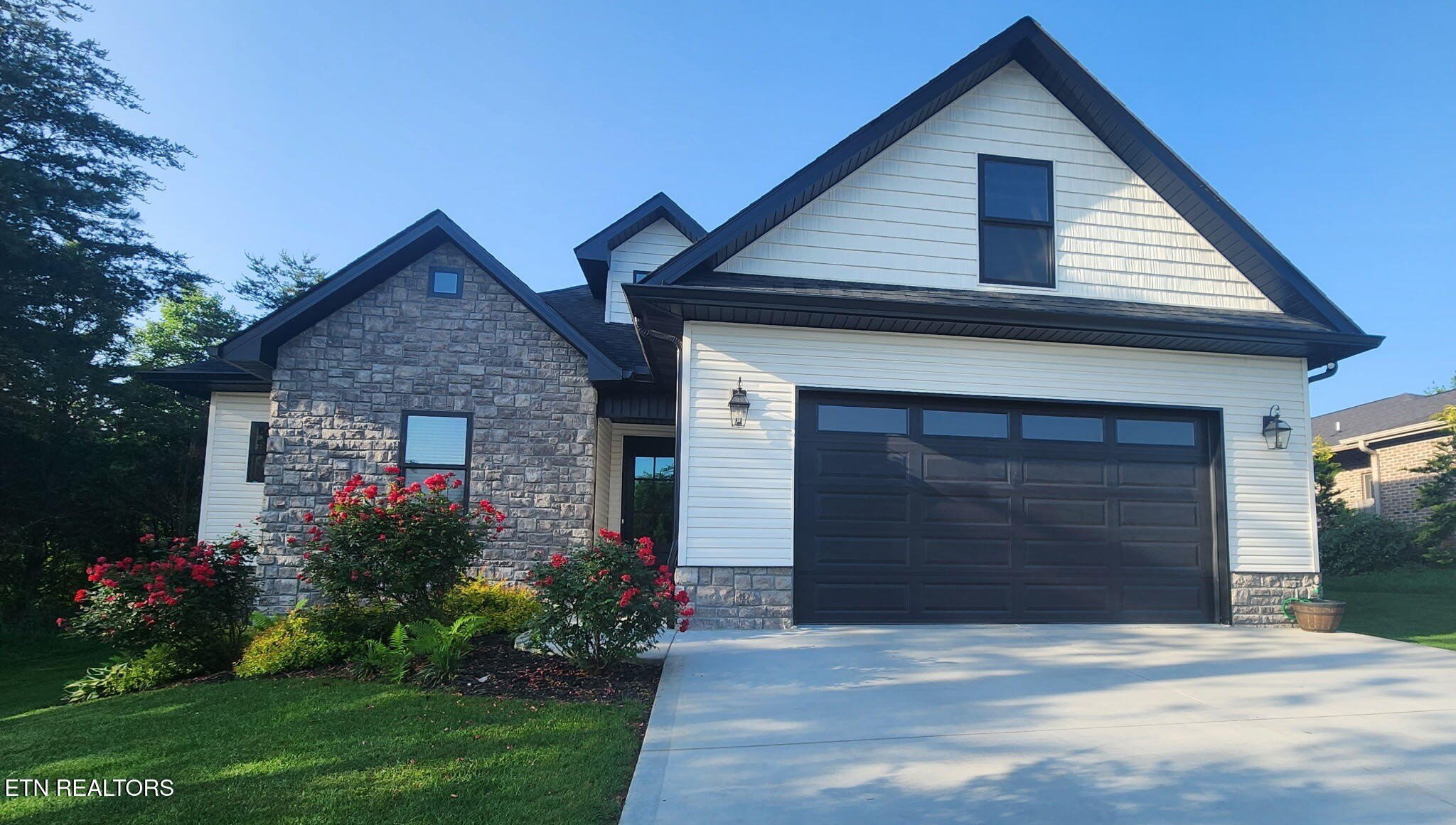 126 elokwa way, loudon,  TN 37774