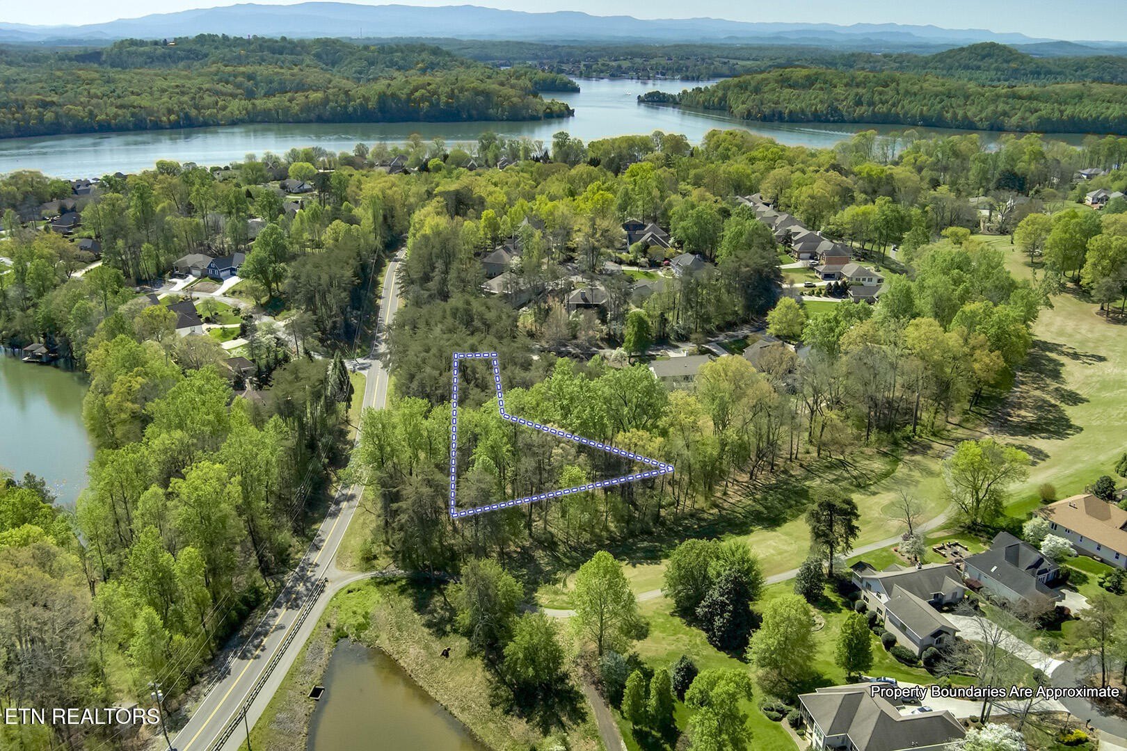 132 geya cir, loudon,  TN 37774