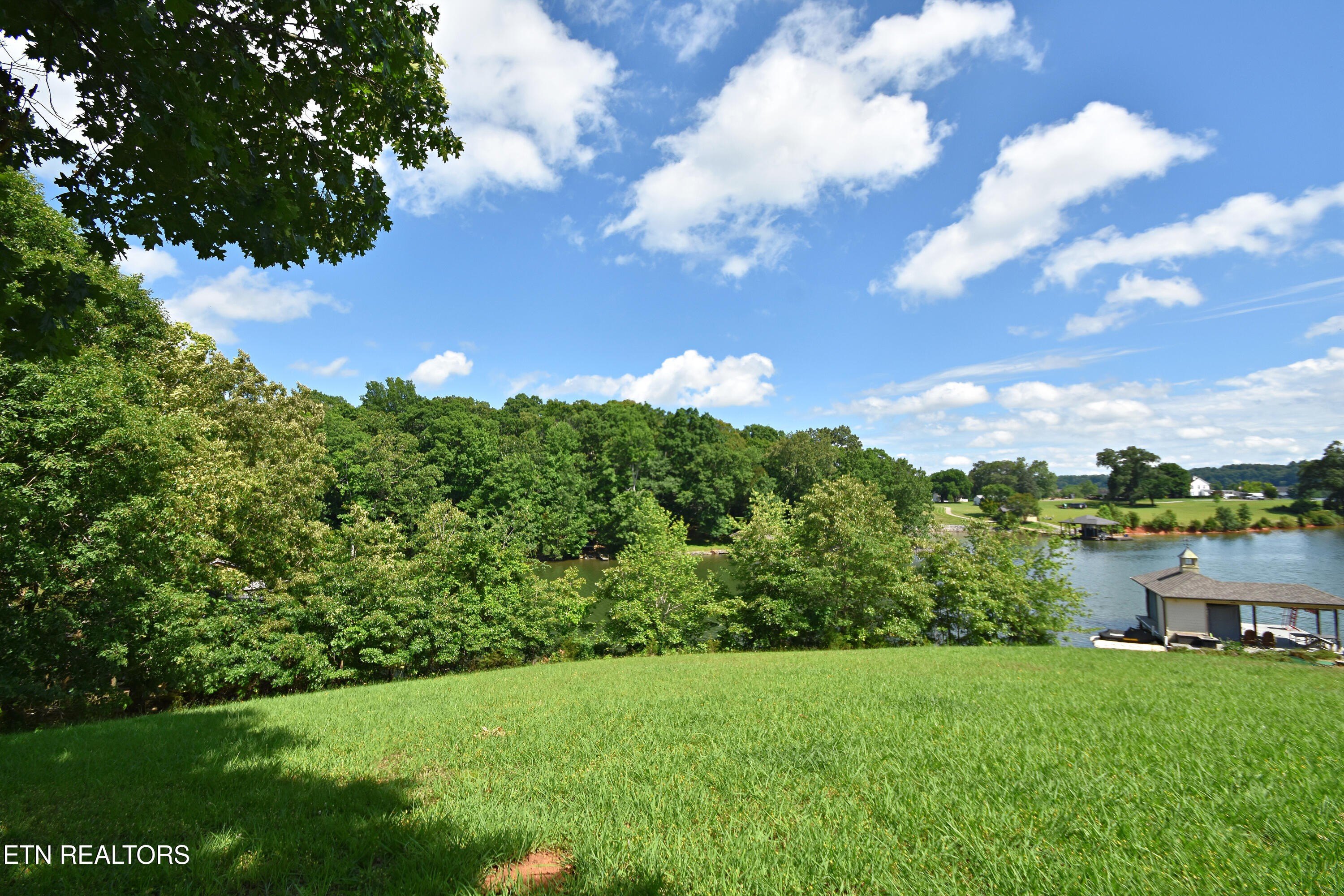 355 conkinnon dr, lenoir city,  TN 37772